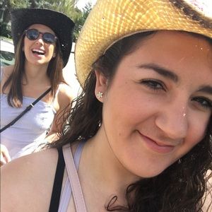 Meet your Posher, Vanessa